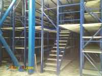 نیم طبقه بالکنی آماده همراه با راه پله فلزی